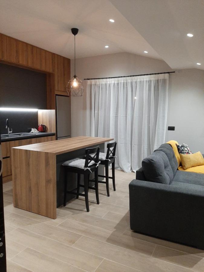 Lovely Guesthouse - 58M2 Mountain View 이오아니아 외부 사진