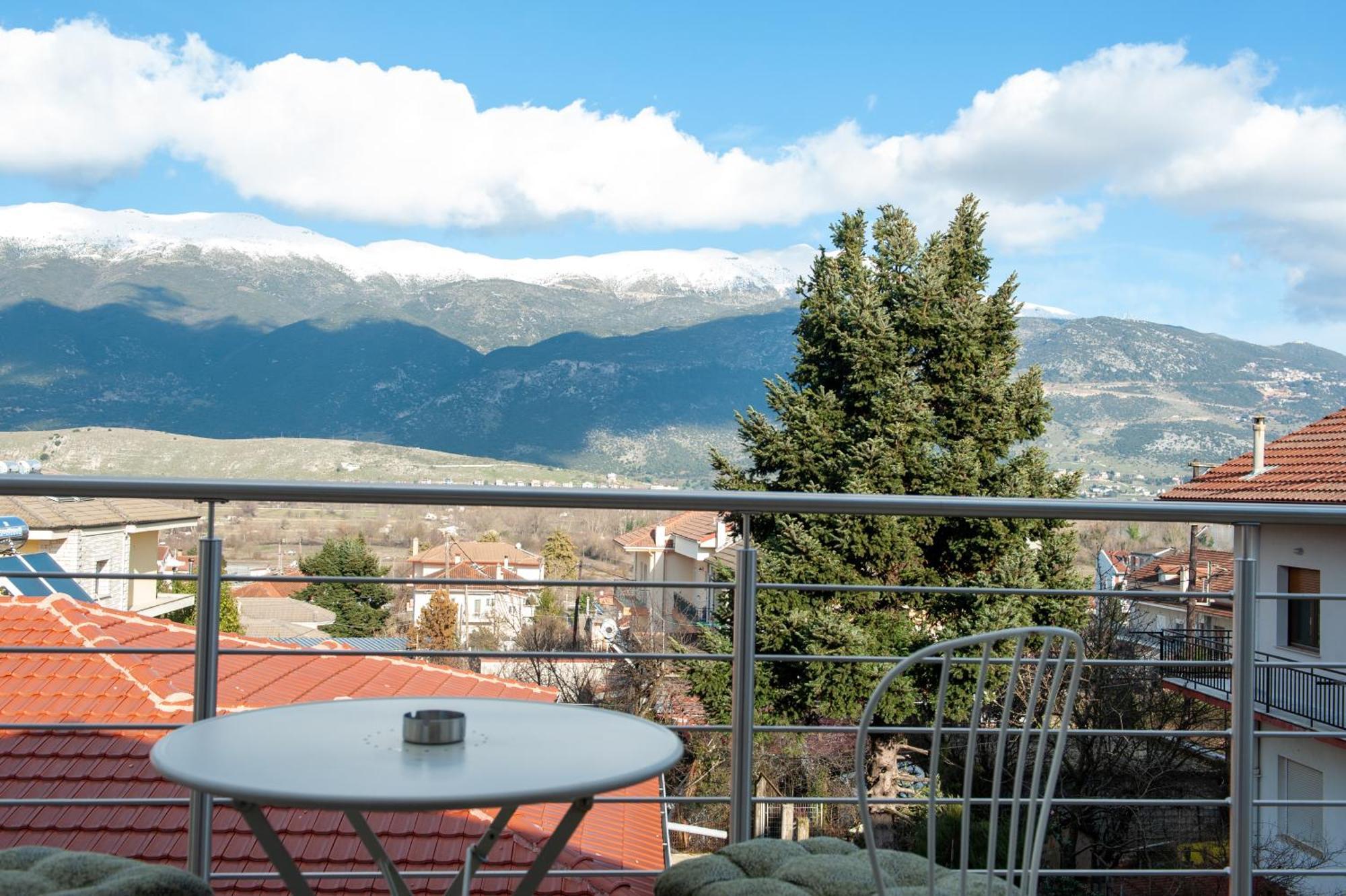 Lovely Guesthouse - 58M2 Mountain View 이오아니아 외부 사진