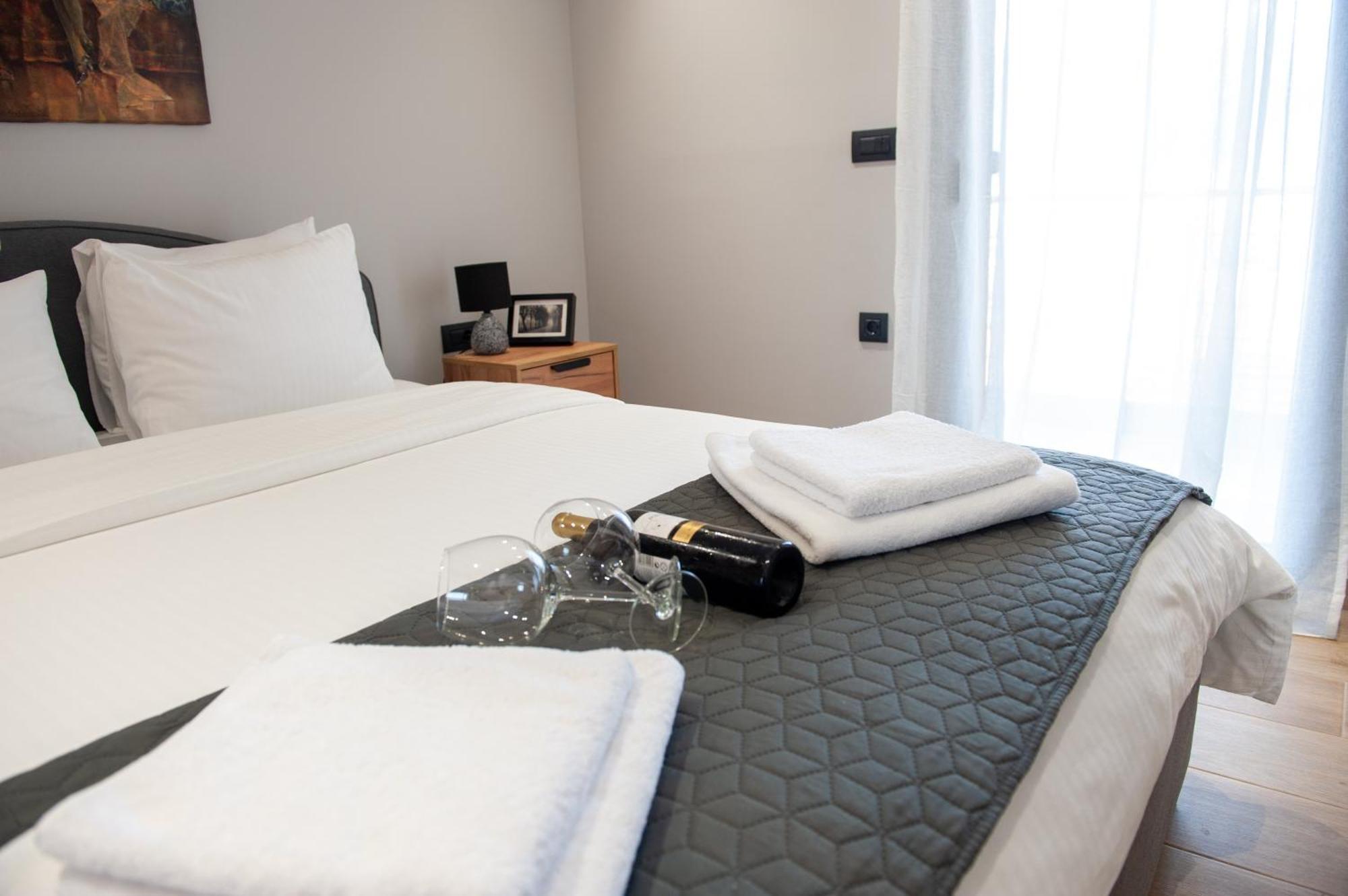 Lovely Guesthouse - 58M2 Mountain View 이오아니아 외부 사진